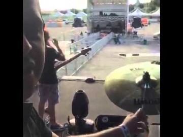 Rod Bala, mostra seu setup Krest Cymbals para as festas de S&atilde;o Jo&atilde;o